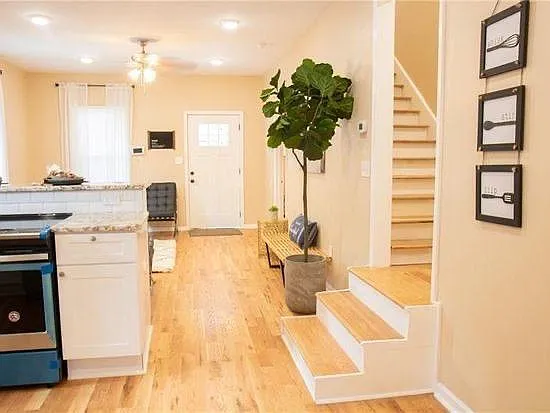 1594 Jonesboro Rd SE — Photo 3