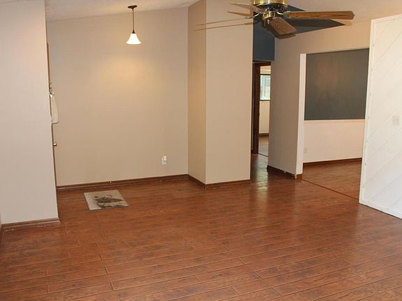 3rd image of 4555 SE 35th Ave