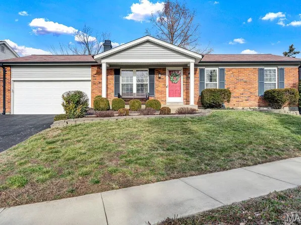 4727 Ringer Rd, Saint Louis, MO 63129