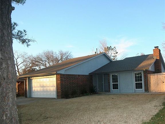 4th image of 1921 Oakcreek Dr