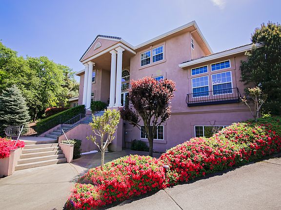 5th image of 1654 Carnegie Way