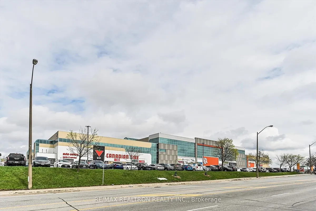 Photo 2 of 8 - 721 Lawrence Ave W #73 - Toronto, ON Building Photo - 721 Lawrence Ave W #73