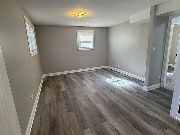2nd image of 308 Oakwood St