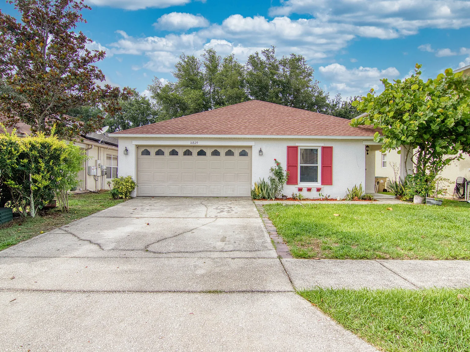 4 bed, 1950 sqft, $1,900 — Photo 1