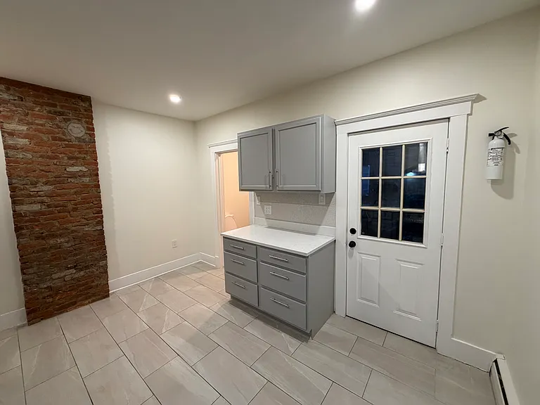 129 Beech St — Photo 19