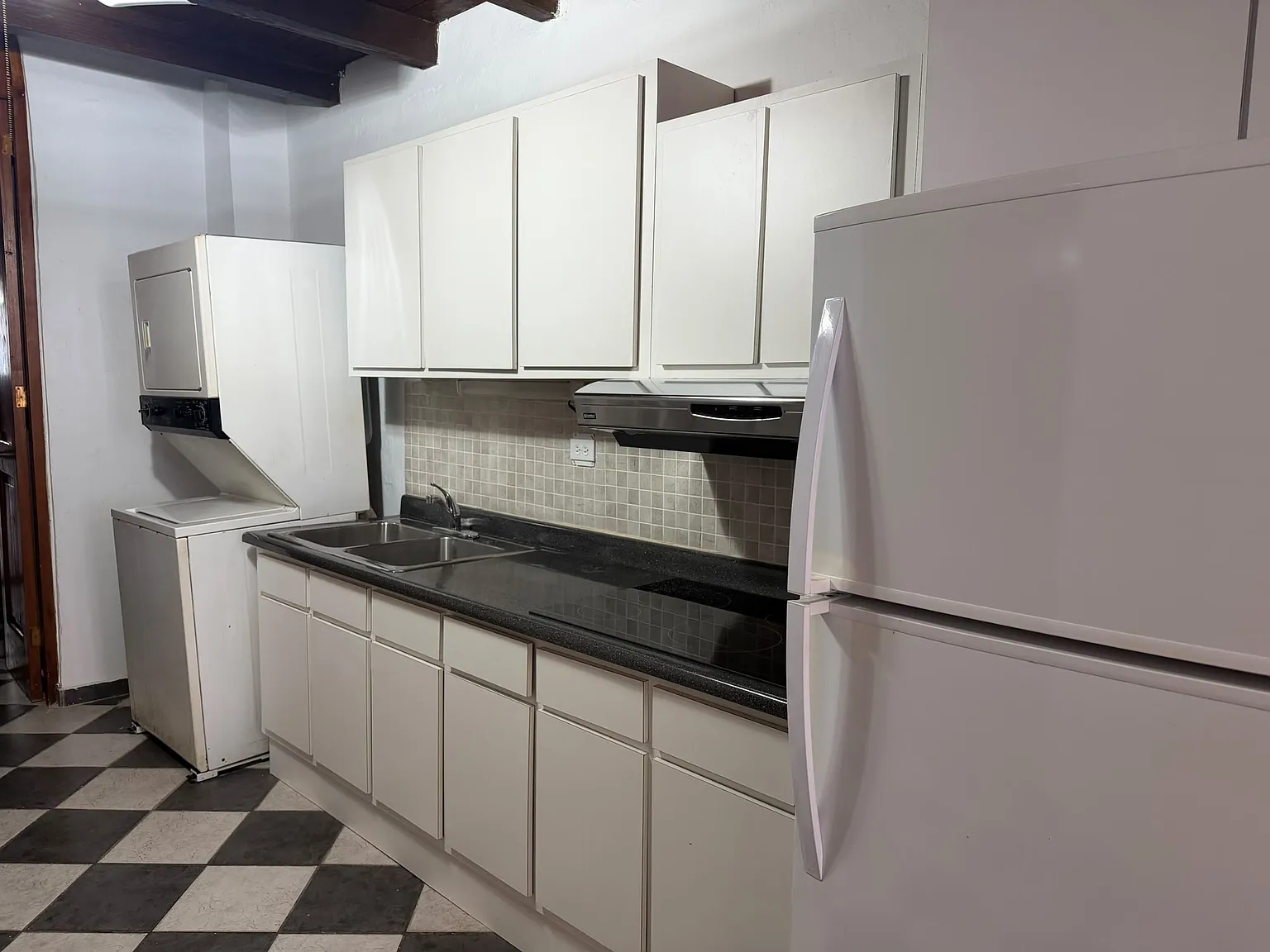 1 bed, $2,100 — Photo 3
