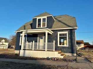 206 N Melden St, Calmar, IA 52132