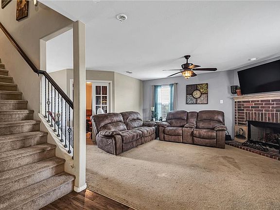 5th image of 264 Rock Meadow Dr