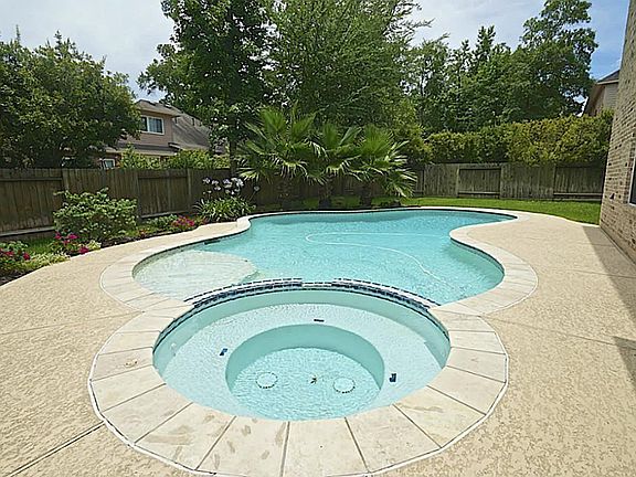 2nd image of 63 Nocturne Woods Pl