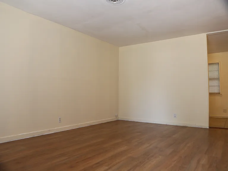 1301 Bandera Ln — Photo 9