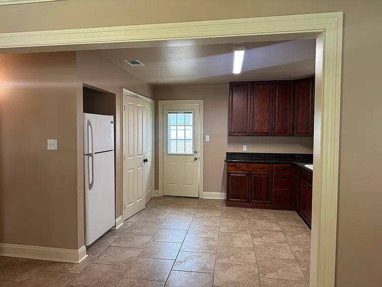 300 E Josephine St — Photo 3