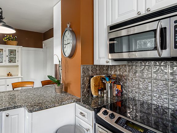 5th image of 513 N Church St #1/2