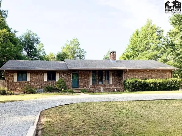 4005 N Prairie Hills Dr, Hutchinson, KS 67502