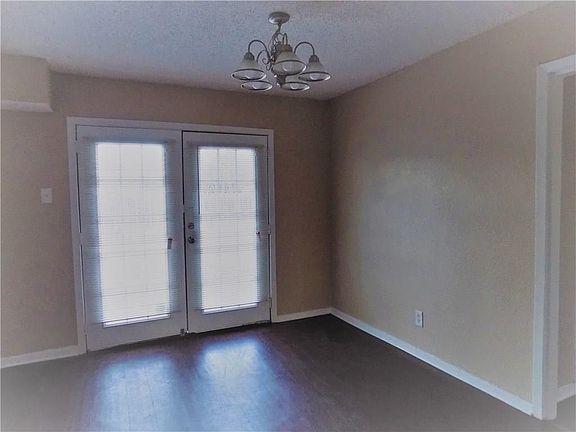 3rd image of 3417 Statler Dr