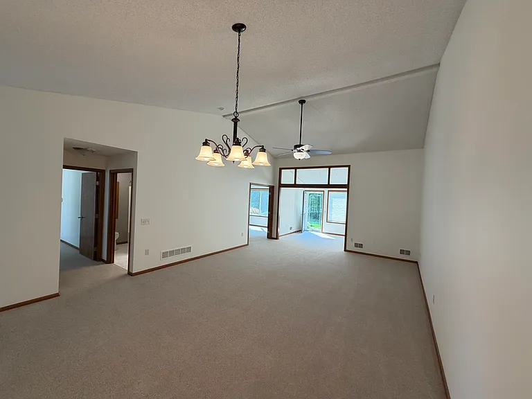 10843 Lexington Dr — Photo 9