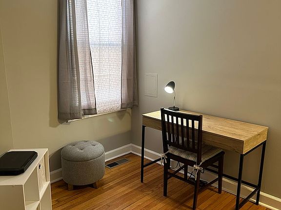 5th image of 16 18 1/2 Morningside Dr