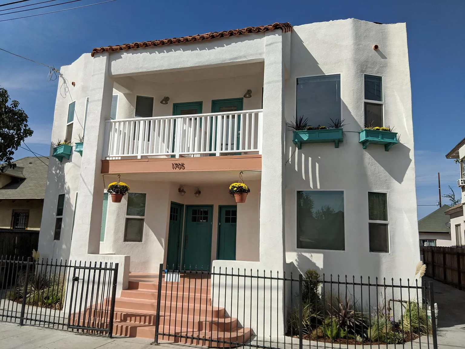 3 bed, 1100 sqft, $3,600 — Photo 1