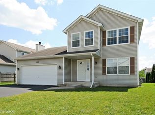 2501 Fox Meadow Dr, Crest Hill, IL 60403