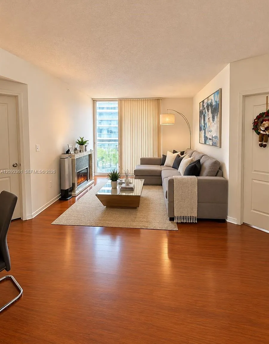 Blue Lagoon Condo — Photo 1
