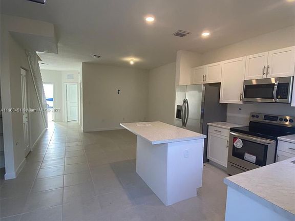 4th image of 18305 SW 148th Ave #0