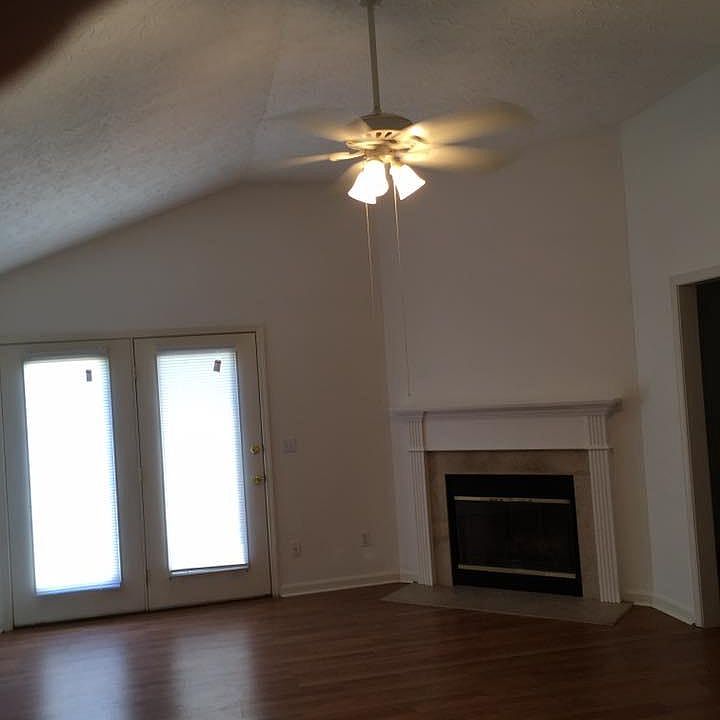 2nd image of 3029 Many Oaks Park