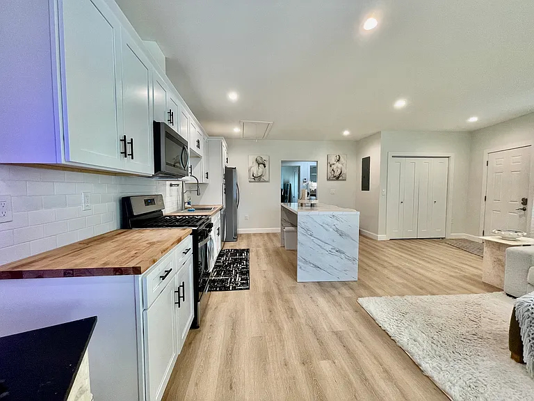 1009 Pinebrook Dr — Photo 5