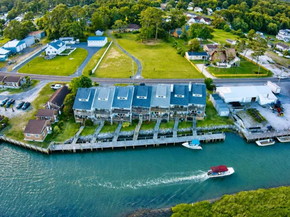 7550 Eastside Rd, Chincoteague Island, VA 23336