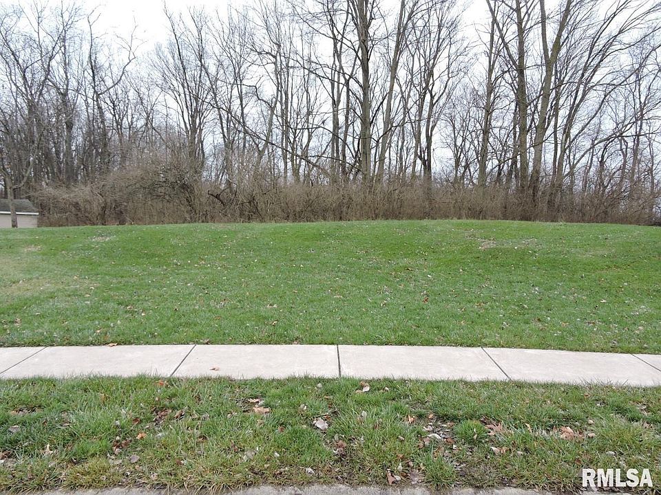 2nd image of 12 Ashwood Ln