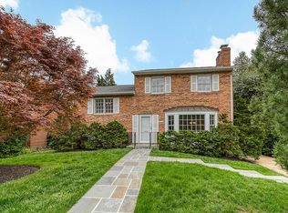 2215 N Powhatan St, Arlington, VA 22205