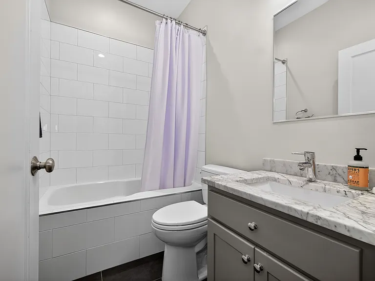 844 E 4th St #2 — Photo 12
