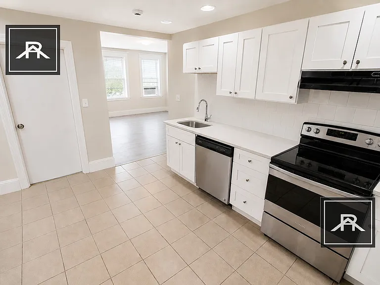 58 Park Vale Ave #17 — Photo 2
