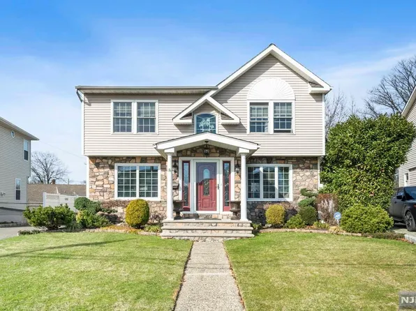 15 Hamilton Ave, Elmwood Park, NJ 07407