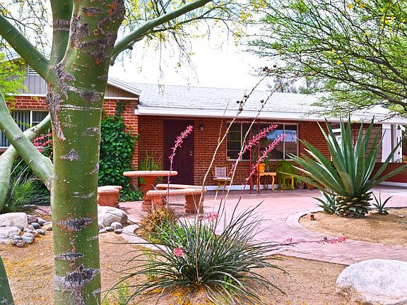 3rd image of 2550 E Hedrick Dr