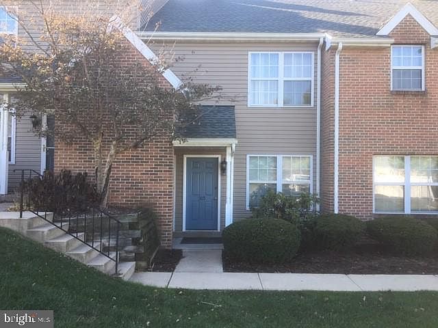 1st image of 305 Peters Way #305
