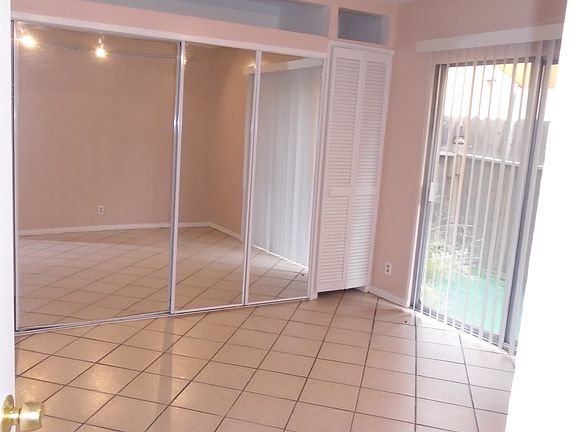 5th image of 427 Orange Ave APT 2