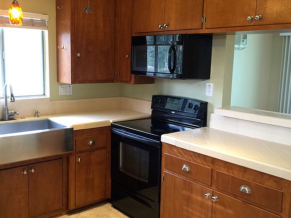 4th image of 1250 N Mentor Ave APT 9