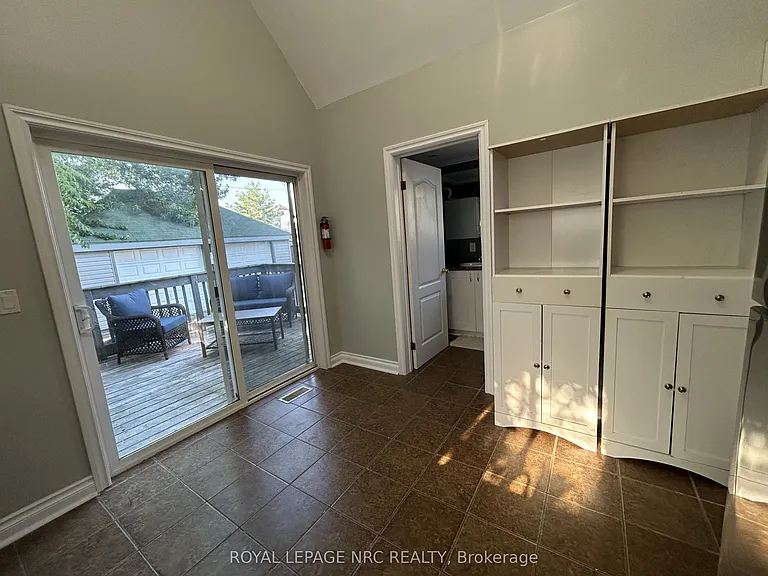 102 Colborne St — Photo 8