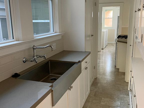 5th image of 646 Greenwich St