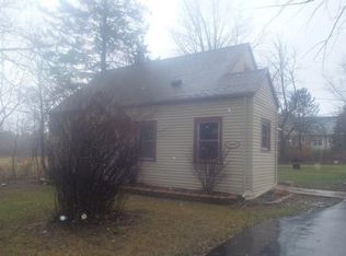 10604 W Pine Ridge Rd, Greenfield, WI 53228