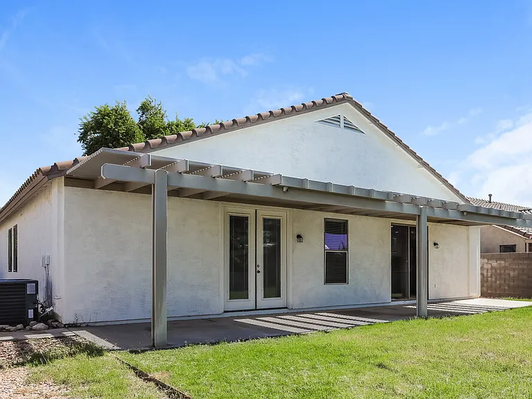 40994 N Vine Ave — Photo 16