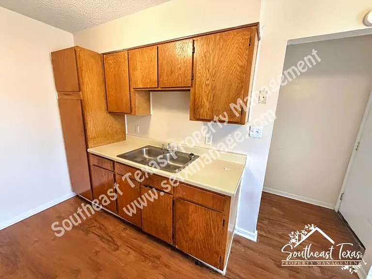 1410 S Elizabeth Ave #105 — Photo 5