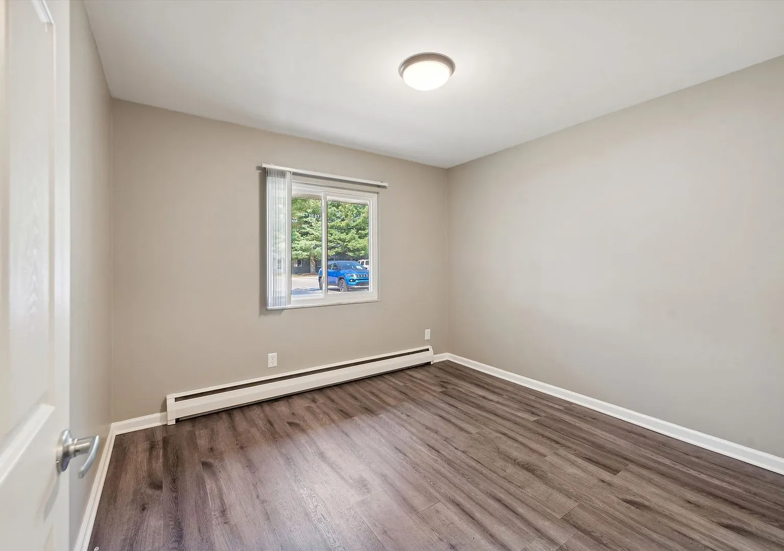 3808 W Sylvania — Photo 4