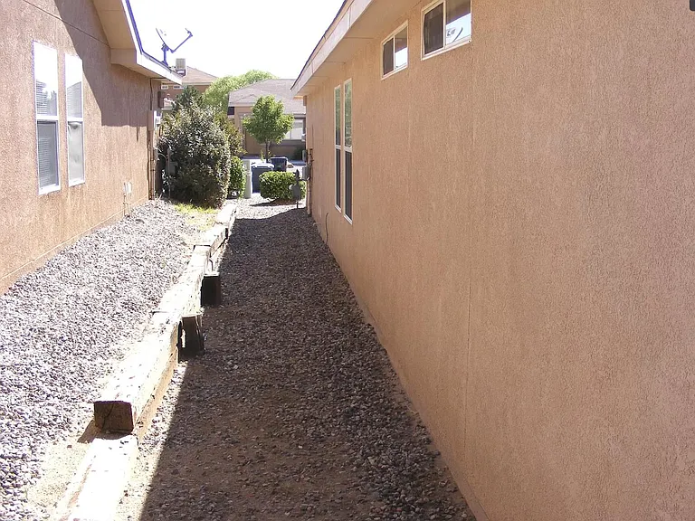 Butch Cassidy Dr SW — Photo 2