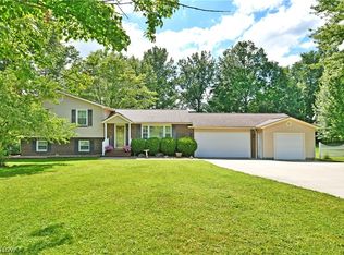 2451 Waynewood Dr NE, Fowler, OH 44418