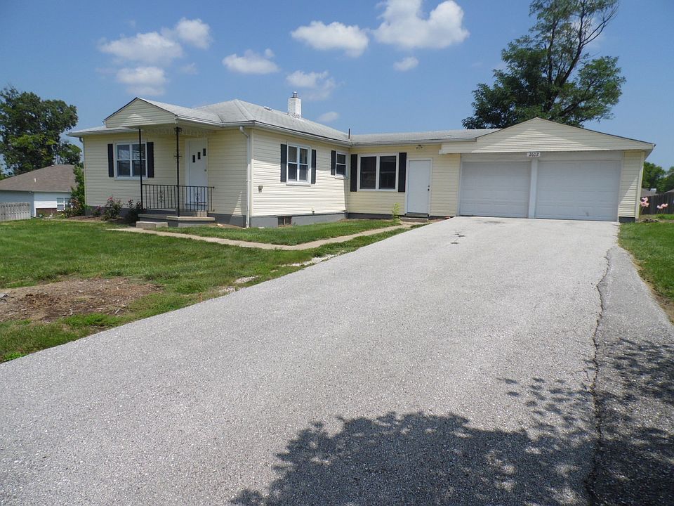 Front View with Driveway