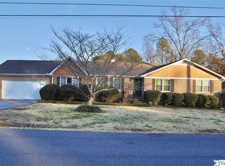 205 Carousel Cors, Rainbow City, AL 35906