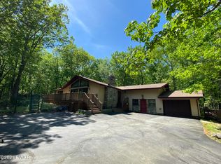 432 Maple Ridge Dr, Lords Valley, PA 18428