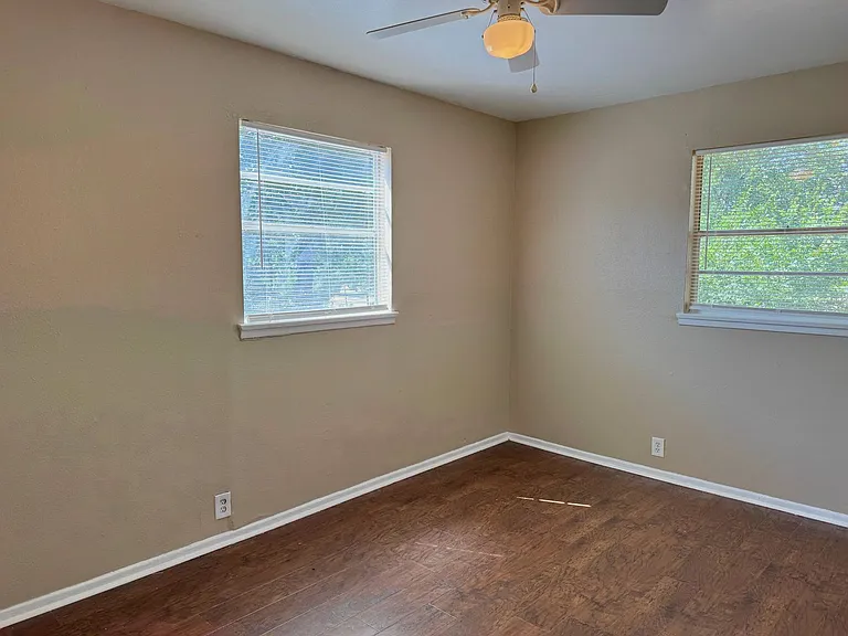 1502 Parkdale Dr — Photo 16