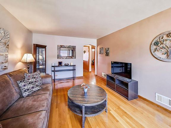 5th image of 9422 S Spaulding Ave