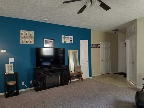3rd image of 300 Bluegrass Dr